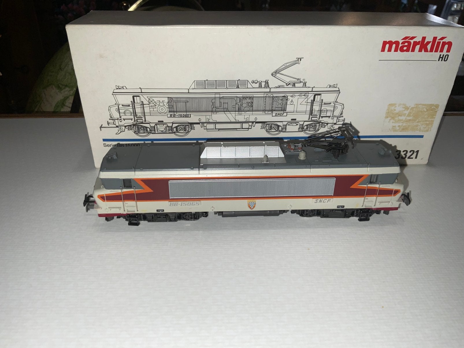 MARKLIN 3321 SNCF SERIE BB 15.000 ELEKTRISCHE LOCOMOTIEF, Wisselstroom, Locomotief, Ophalen of Verzenden, Zo goed als nieuw