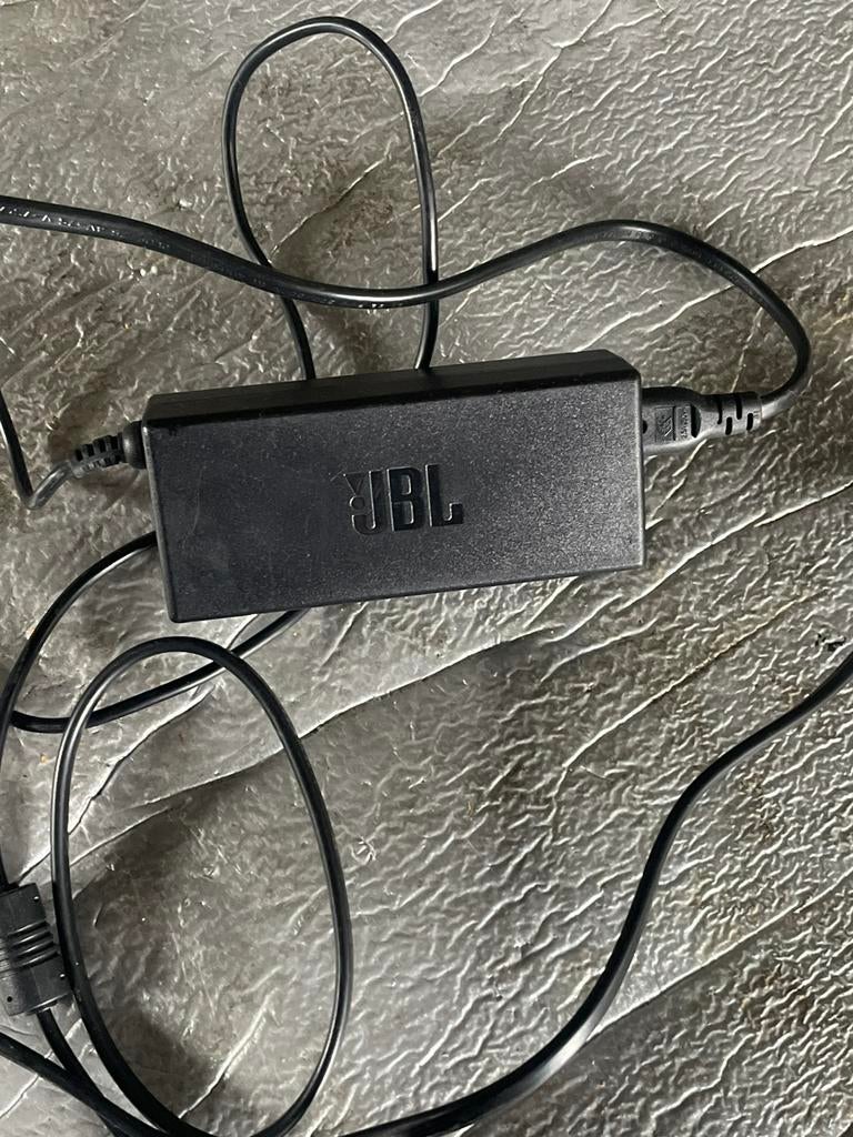 JBL oplader, Ophalen, Zo goed als nieuw