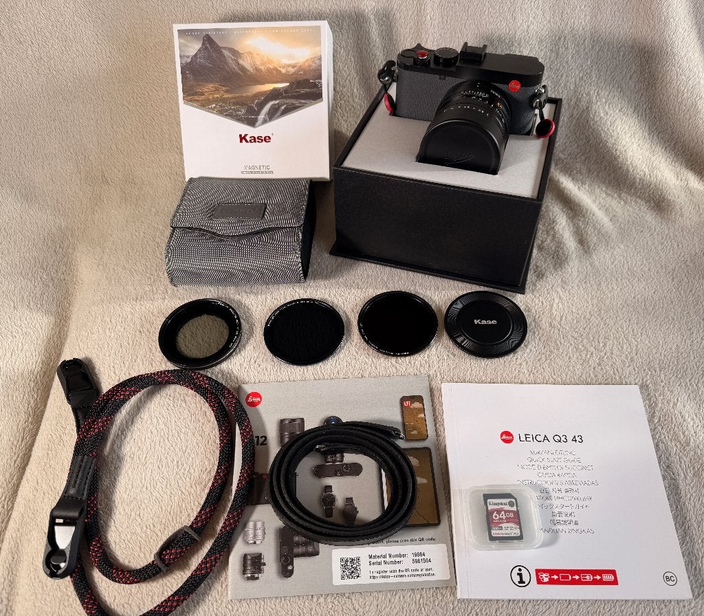 Leica Q343 + accessoires met garantie, Écran inclinable/pivotant, Comme neuf, Enlèvement, Appareil photo hybride