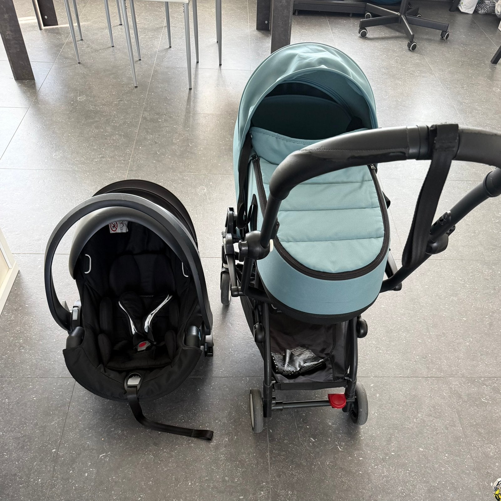Pousette yo-yo deux siege et nacelle, Enfants & Bébés, Enlèvement, Comme neuf
