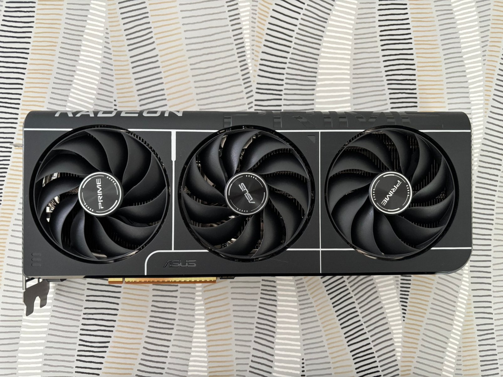 RX 9070 ASUS PRIME, Computers en Software, Videokaarten, Ophalen of Verzenden, Zo goed als nieuw