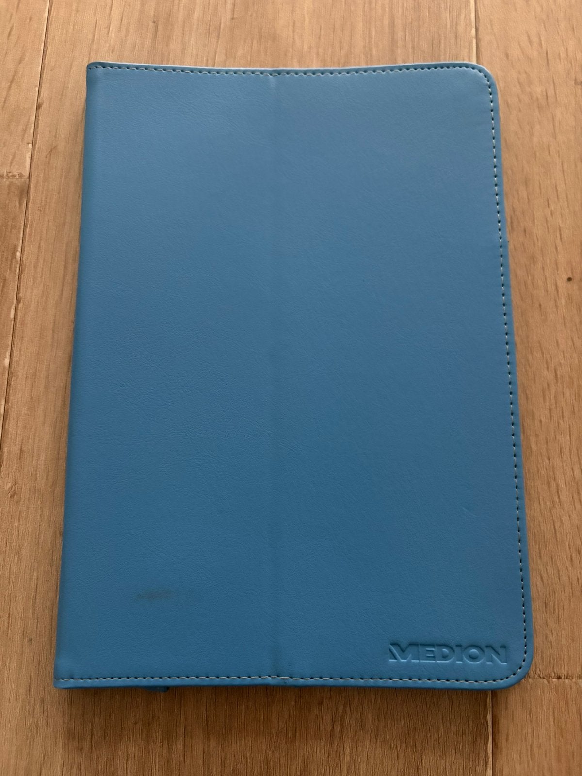 Medion blauwe tablet-hoes, Computers en Software, Ophalen, Gebruikt, Bescherming voor- en achterkant
