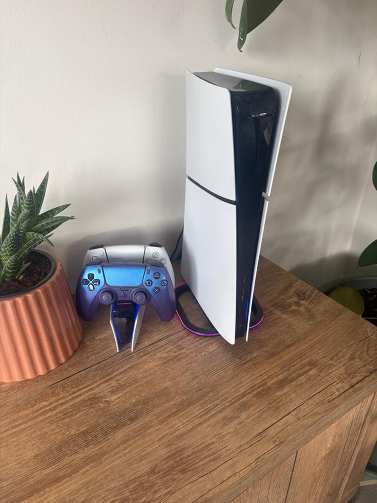 Playstation 5 Slim Digital 1TB + toebehoren + garantie, Games en Spelcomputers, Ophalen, Zo goed als nieuw, Playstation 5 Digital