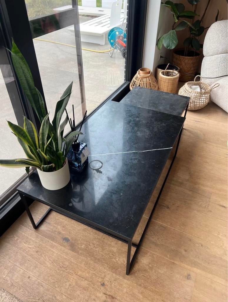 Marmeren salontafel, Enlèvement, Utilisé