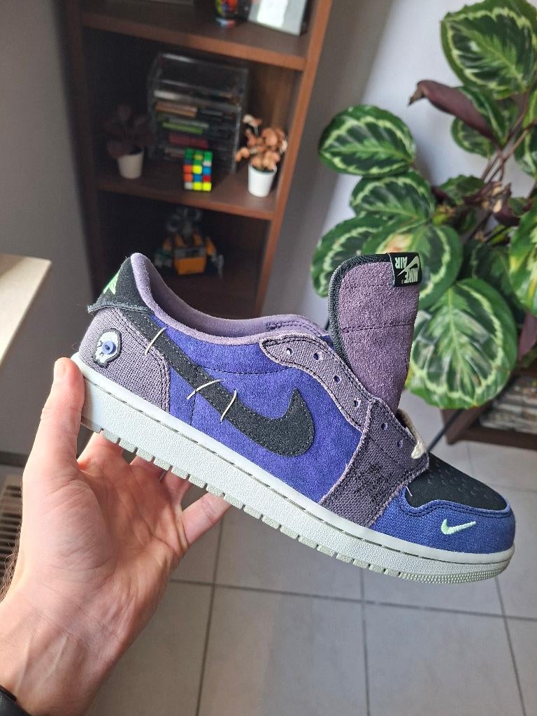 Jordan 1 Retro Low OG Zion “Voodoo Alternate” EU 45, Neuf, Enlèvement ou Envoi, Nike, Bleu