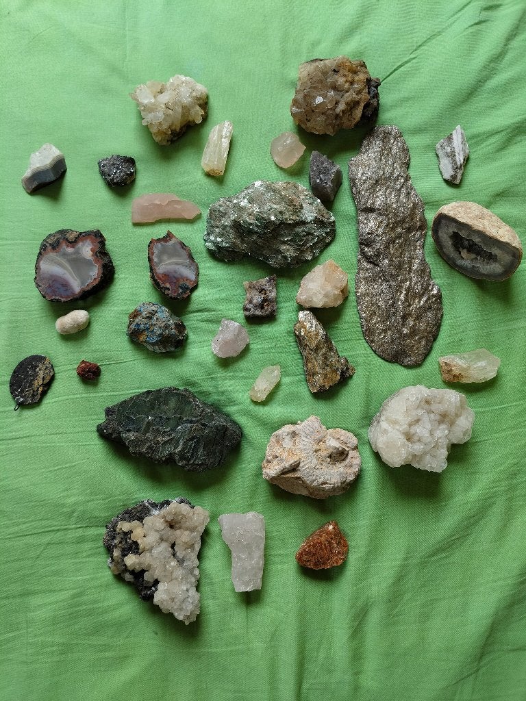 Grote mineralen collectie opkuis, Verzamelen, Mineralen en Fossielen, Mineraal, Ophalen of Verzenden