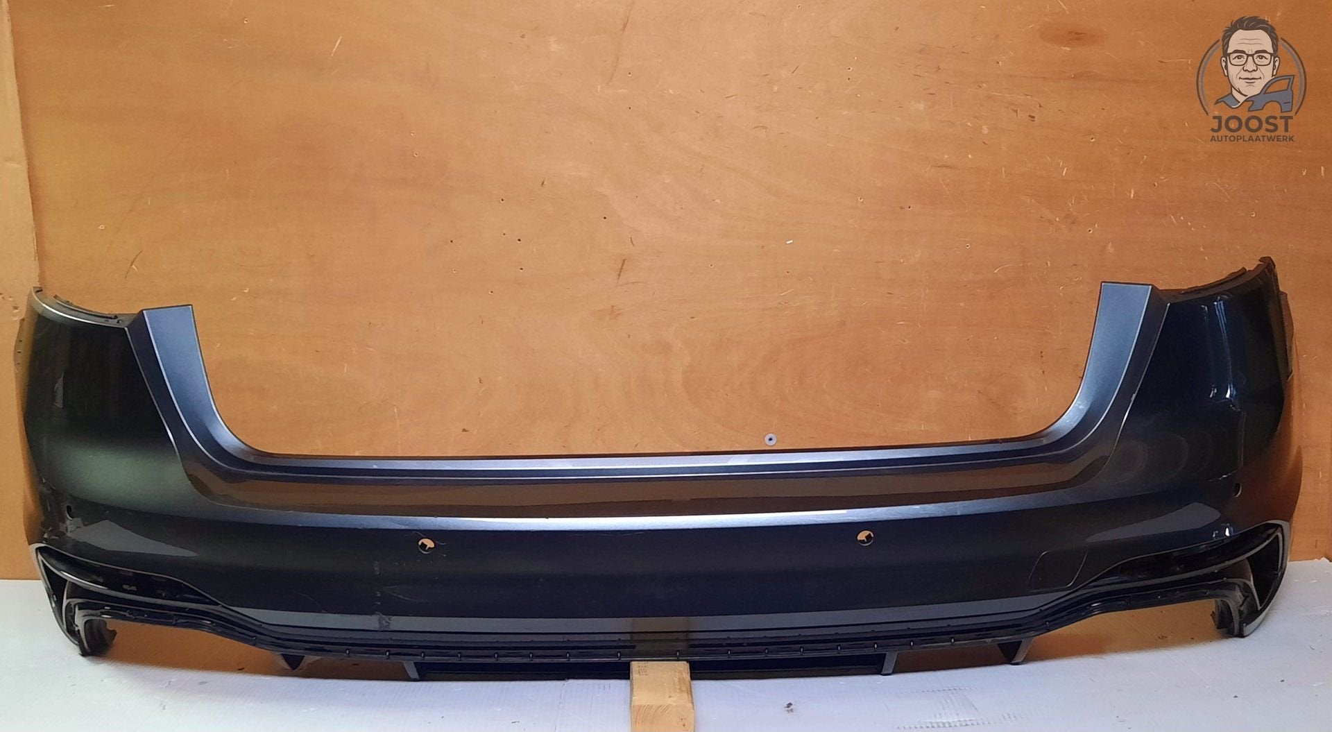 Achterbumper orgineel Audi RS4 Avant FL v.a 2020 8W9807511AJ, Herkomst onderdeel bekend, -imprint@audi.de, -Auto-Union-Strasse 1, 75057 Ingolstadt, Duitsland