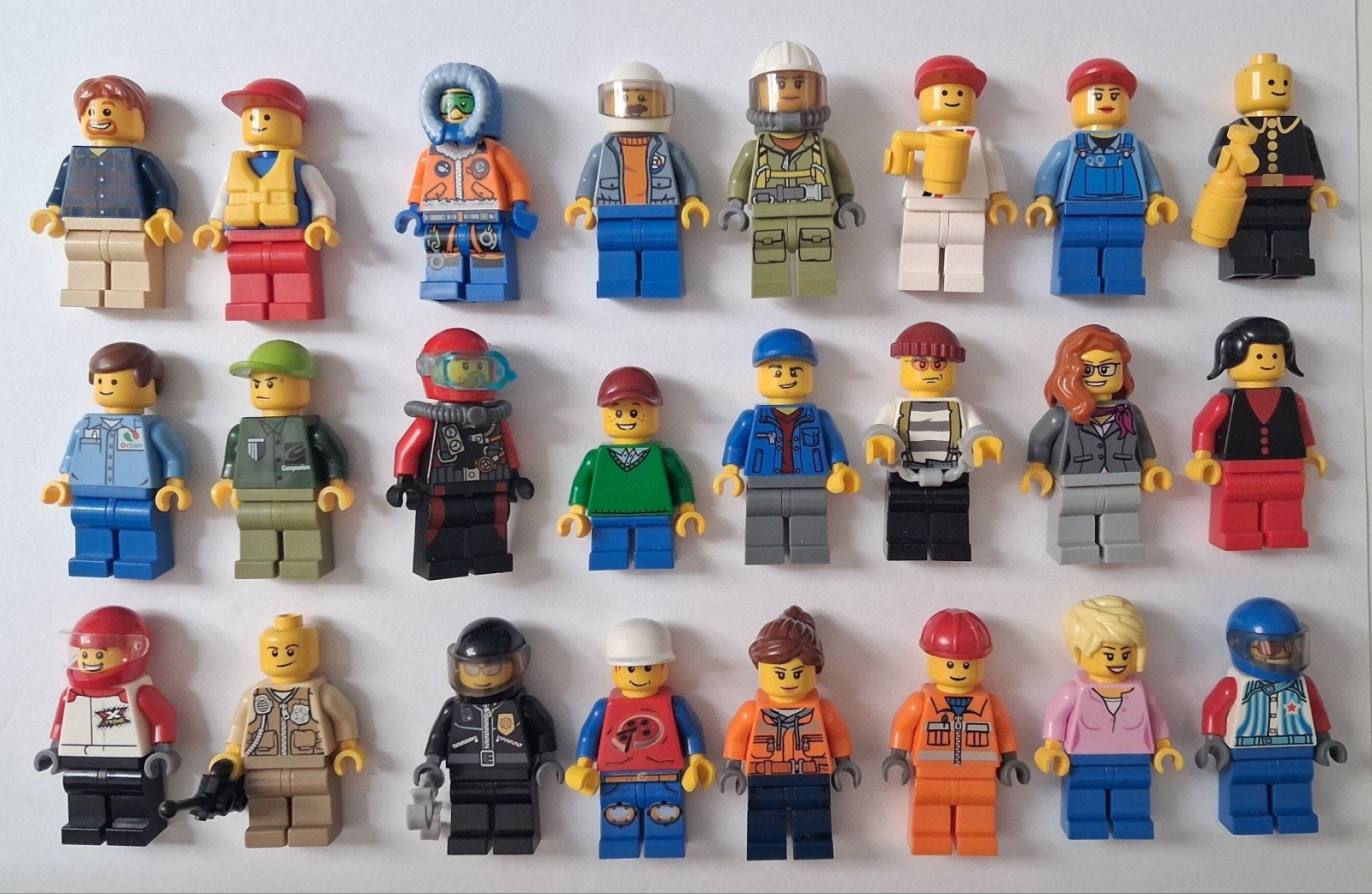 Lego 24 city poppetjes, Ophalen of Verzenden, Minifiguur, Lego, City