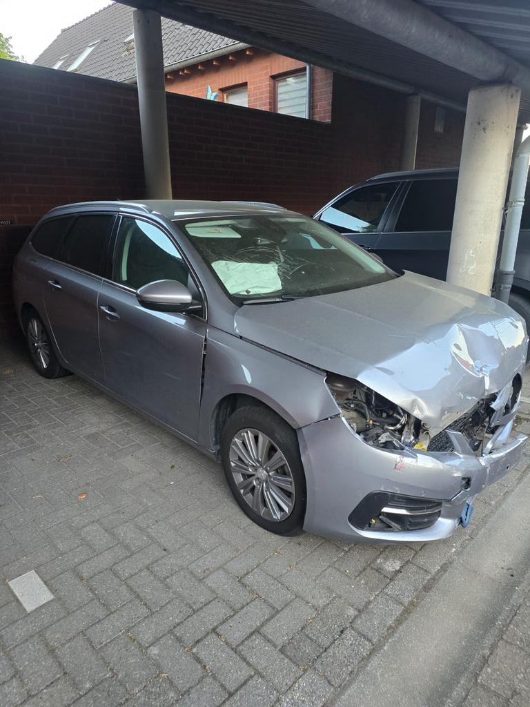 Voiture accidenté Peugeot 308 Break 2020, Auto's, Peugeot, Automaat, Euro 6, 1880 kg, Zilver of Grijs