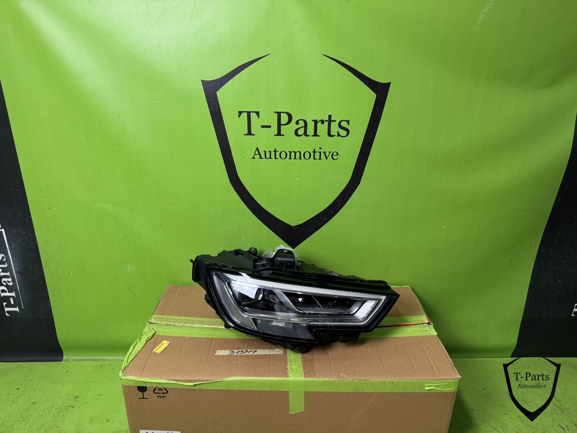 rechts koplamp AUDI A3 S3 VOLLEDIGE LED LIFT 8V0941034C, Gebruikt, AUDI AG, Auto-Union-Strasse 1
85045  Ingolstadt, DE, Audi