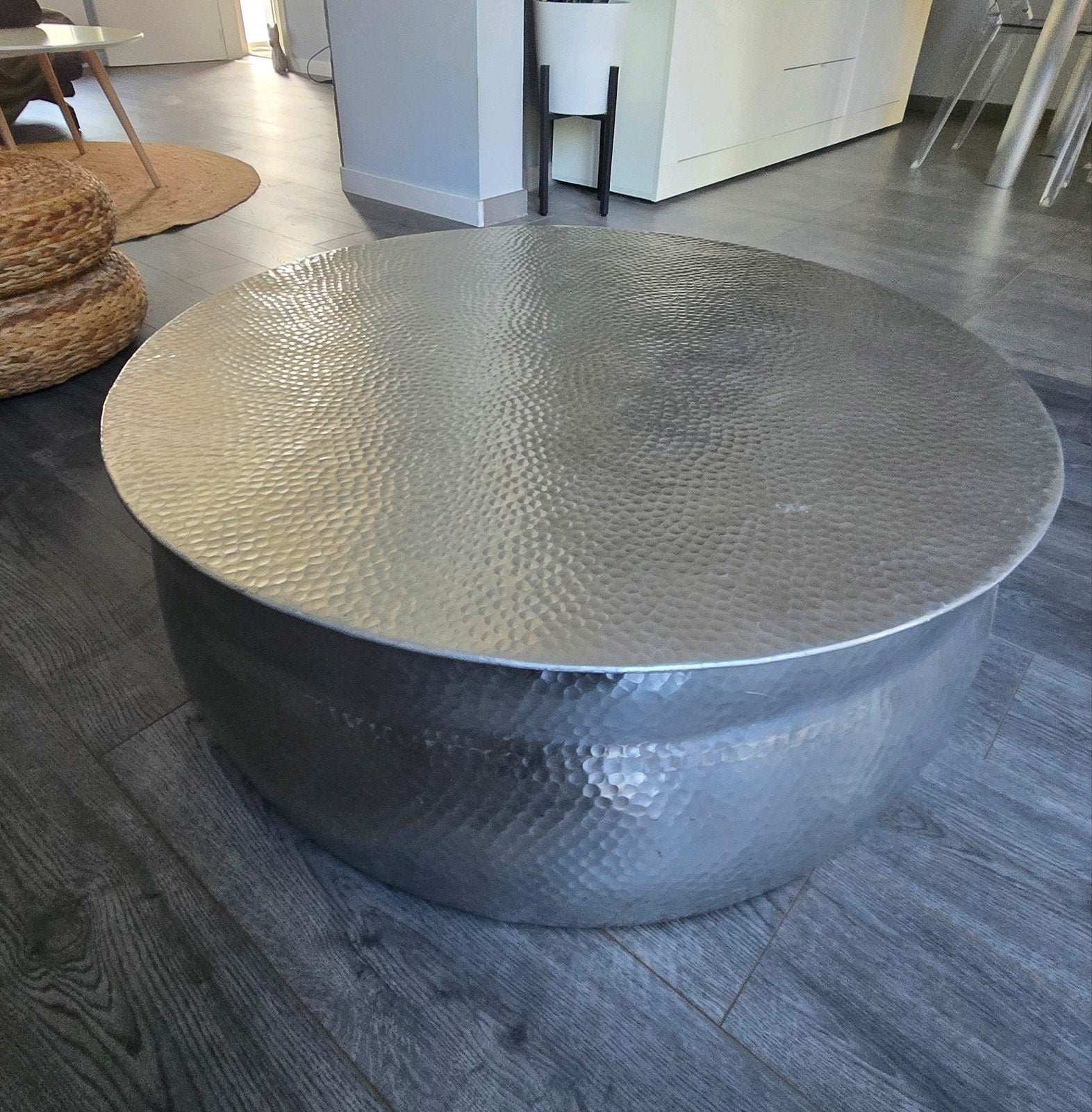 Table de salon ou de jardin en aluminium martelé, Maison & Meubles, Tables | Tables de salon, Rond, Comme neuf, Enlèvement, Oriental