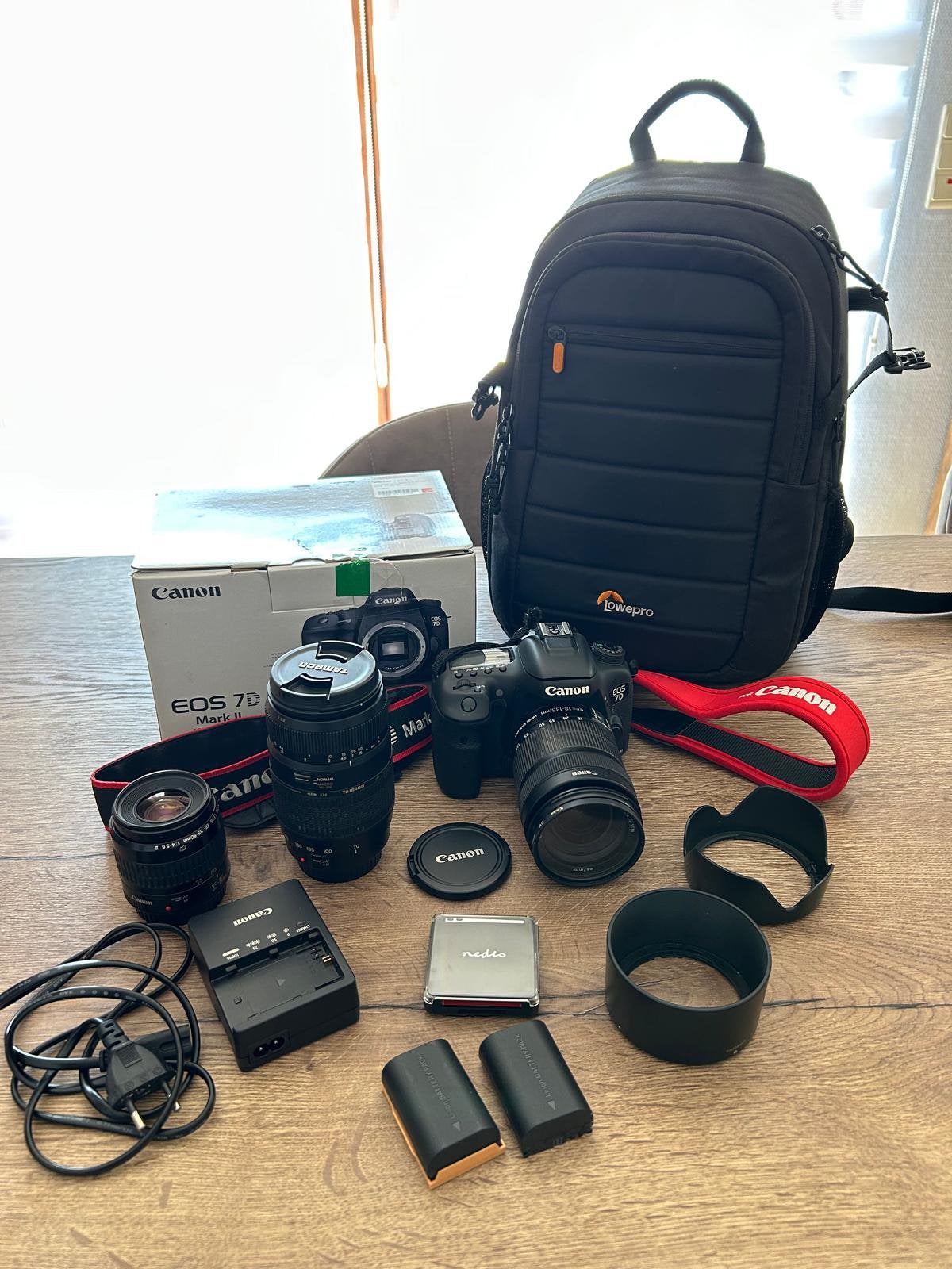 Canon EOS 7D Mark II + 3 objectifs + accessoires, TV, Hi-fi & Vidéo, Enlèvement, Comme neuf, Carte mémoire, Canon