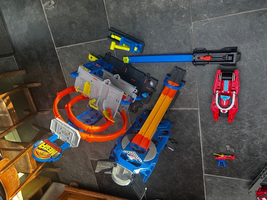 Gargages hot wheels, Ophalen, Zo goed als nieuw, Racebaan, Hot Wheels