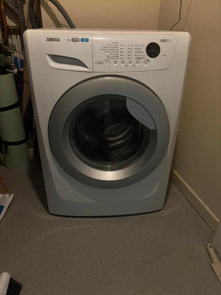 Volledig Zanussi Lindo 300 XXL wasmachine, Elektronische apparatuur, Wasmachines, Ophalen, Zo goed als nieuw