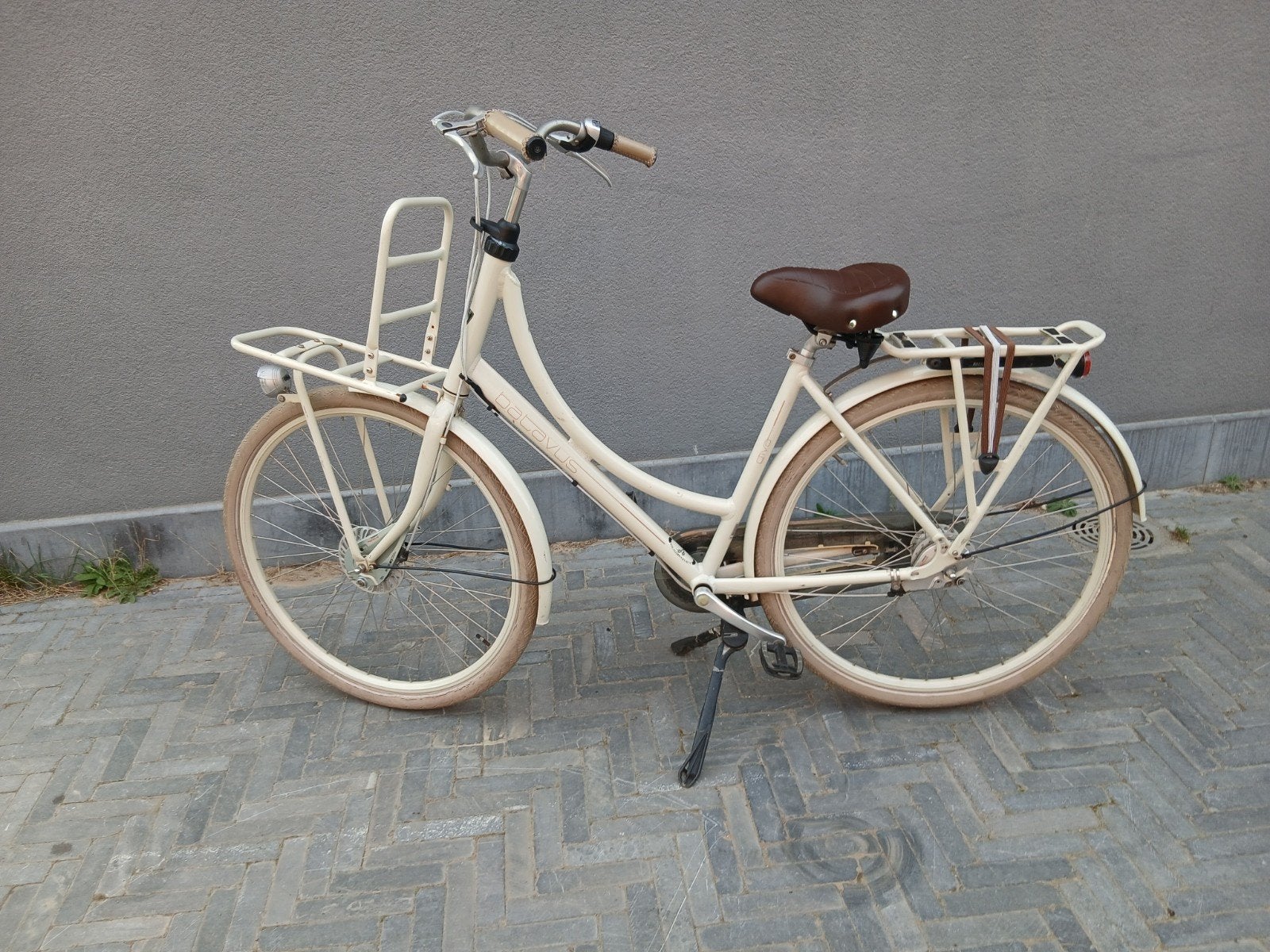 Dames fiets Te Koop, Ophalen, Zo goed als nieuw, Velgrem, Handrem