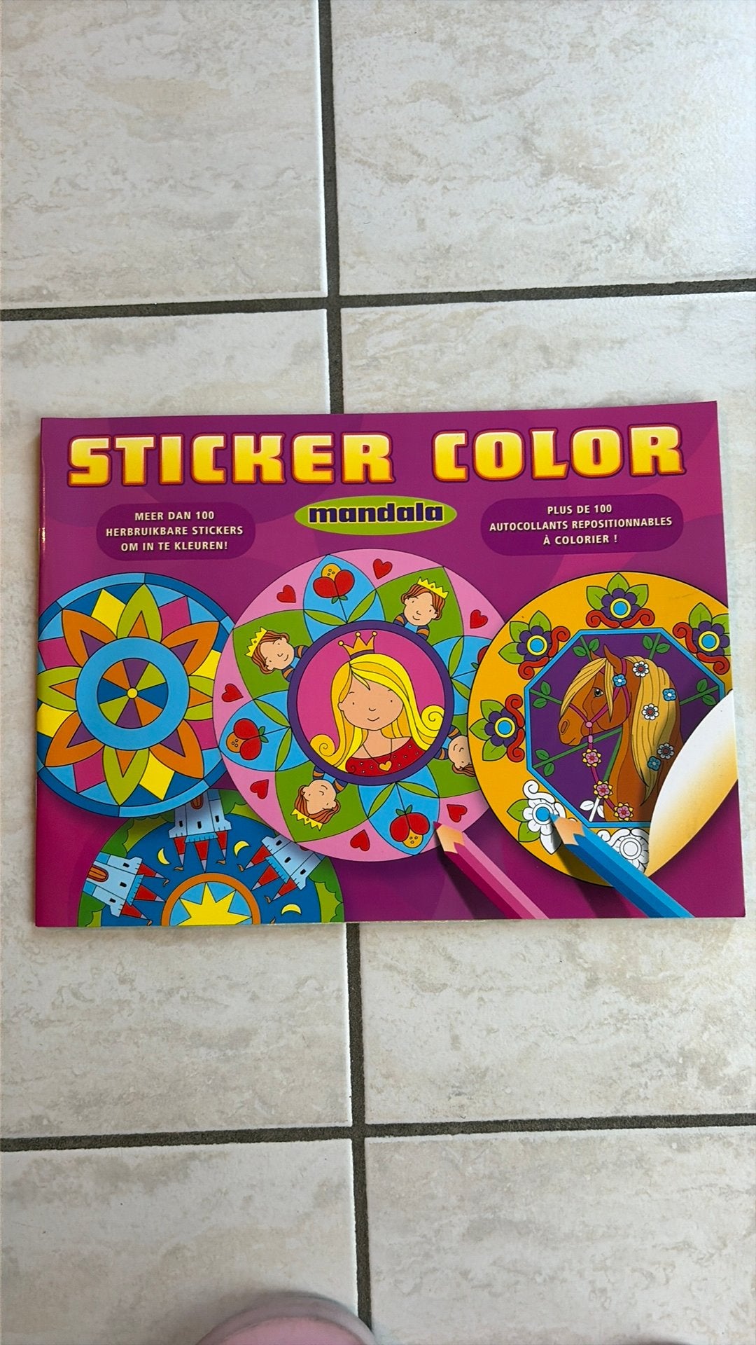 Sticker color ~ mandala, Hobby en Vrije tijd, Verzenden, Gebruikt, Papier, Schets- of Tekenboek