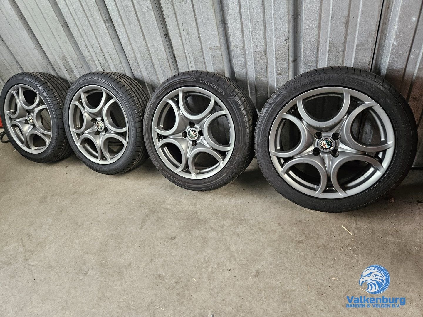7mm! Originele Alfa Romeo Mito 4x98 velgen 17 inch 215/45R17, Auto-onderdelen, -, -, Banden en Velgen, 17 inch