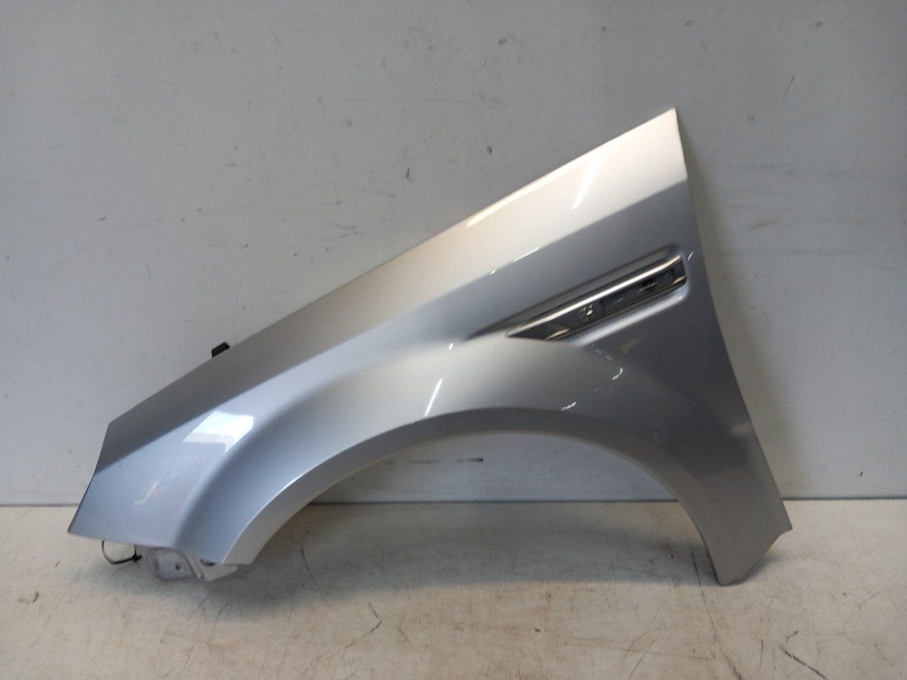 Spatbord links voor Opel Tigra, Onderdelen@venauto.nl, Van der Ven Autorecycling B.V., Gebruikt, Ettenseweg 76, 4706 PB Roosendaal, The Netherlands