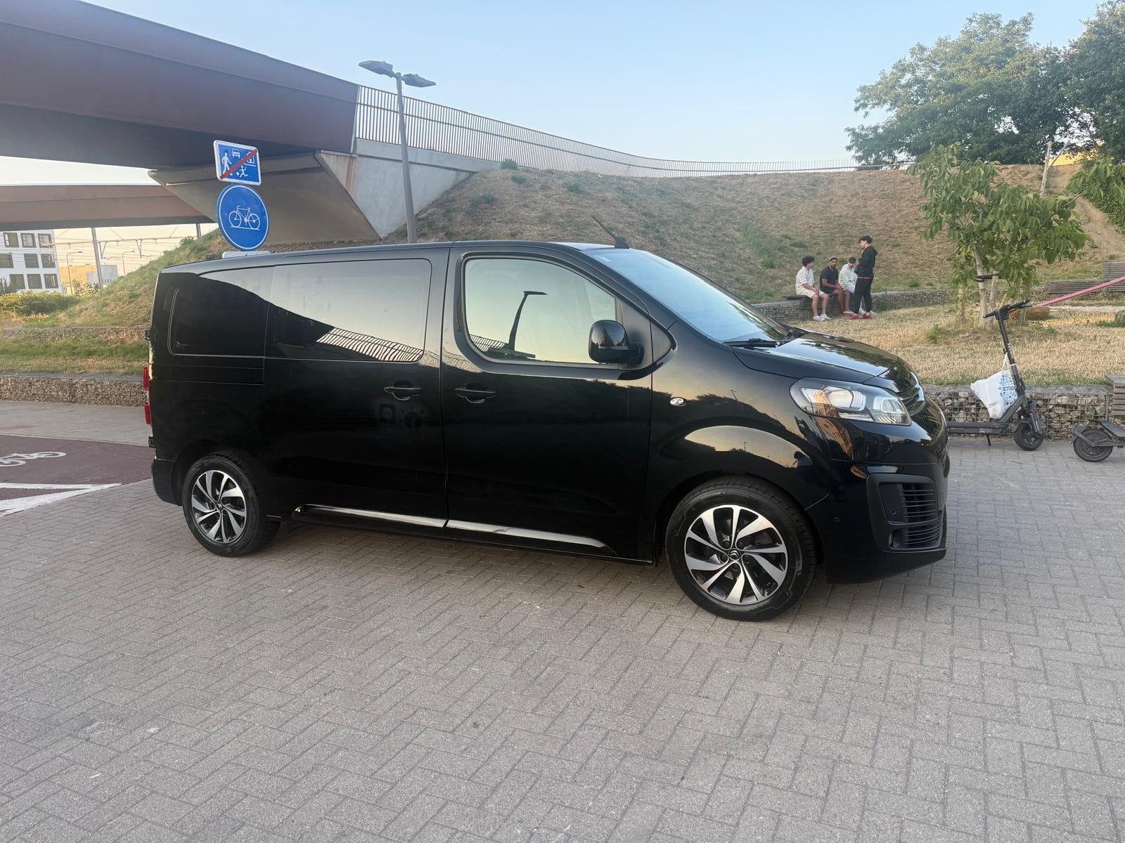 CITROEN JUMPY 2.0HDI AUTOMAAT BB2017 EURO6B AIRCO CAMERA FUL, Auto's, 4 deurs, 4 cilinders, Zwart, Leder