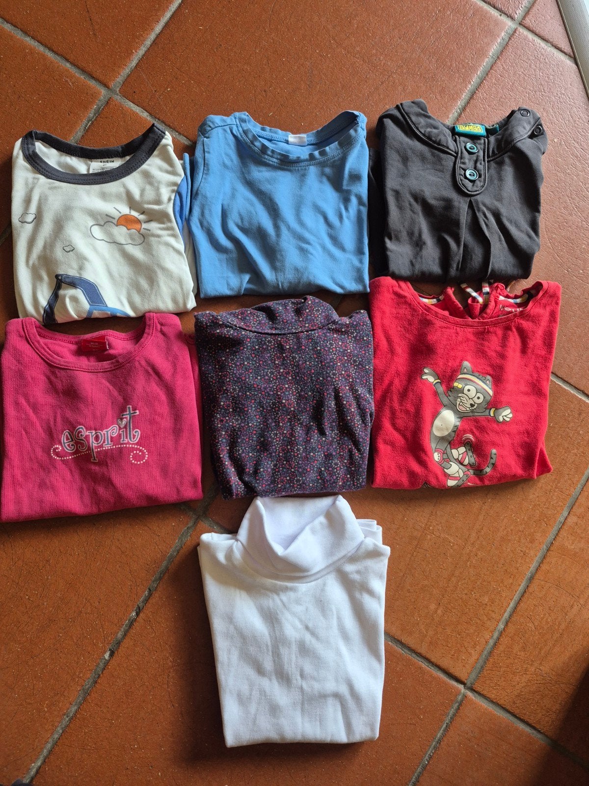 Ensemble de vêtements pour filles - 4-5 ans - tailles 98 à 1, Enfants & Bébés, Vêtements enfant | Taille 98, Enlèvement ou Envoi