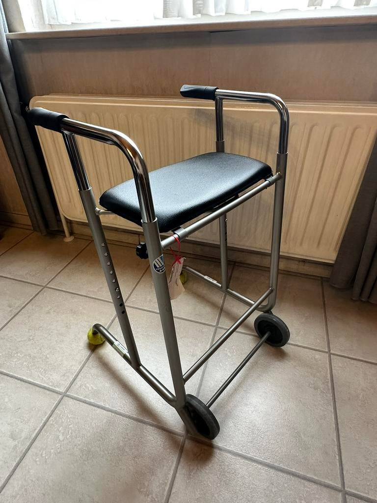 Déambulateur a deux roues, Enlèvement, Utilisé