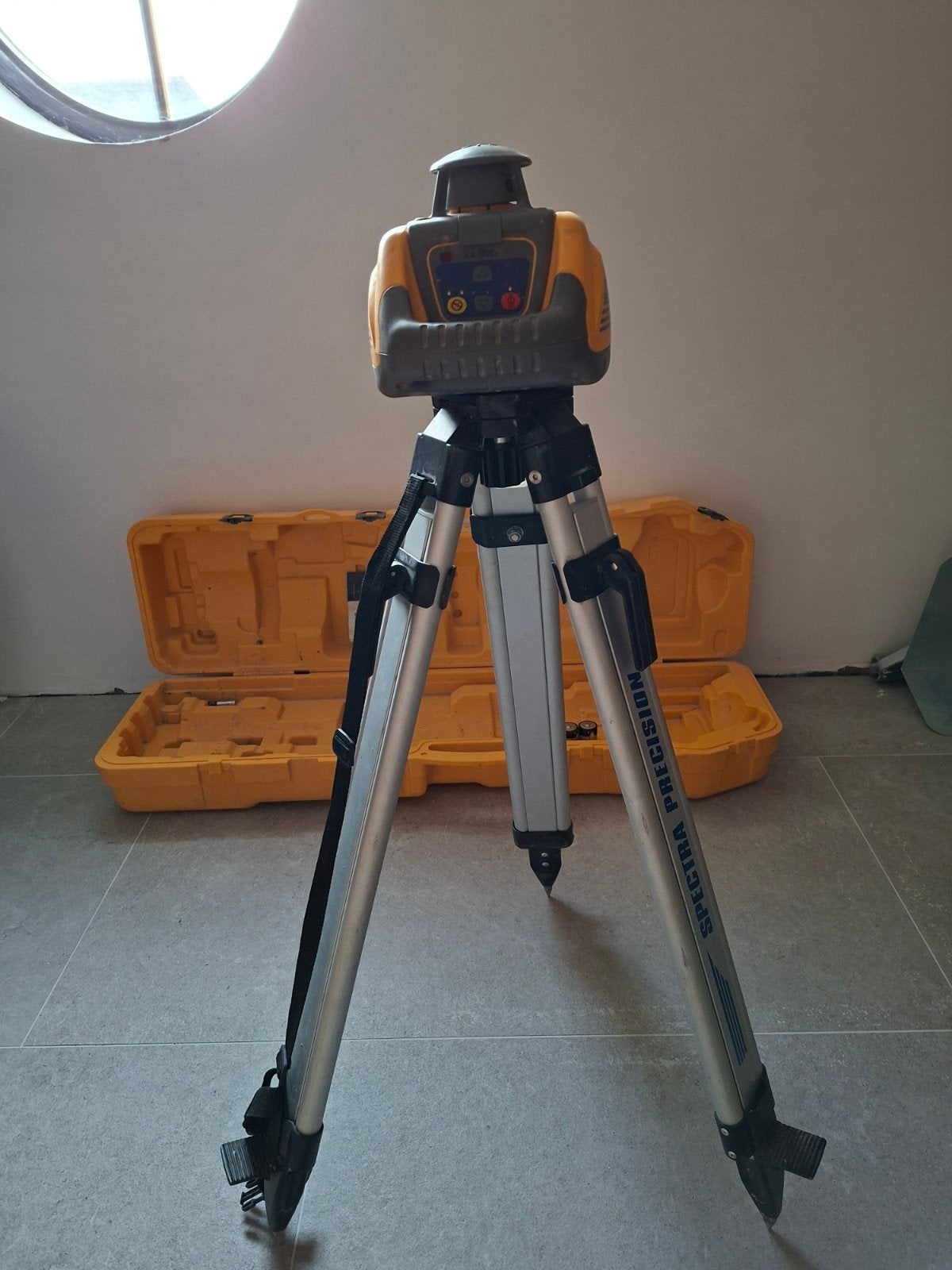 laser Spectra, Bricolage & Construction, Enlèvement, Utilisé, Autres appareils de mesure ou compteurs
