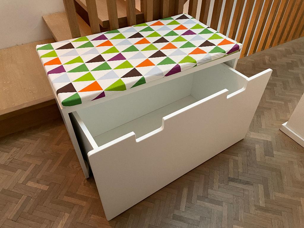 IKEA STUVA / SMÅSTAD speelgoedkist met bank, Kinderen en Baby's, Kinderkamer | Commodes en Kasten, Kast, 50 tot 70 cm, Zo goed als nieuw