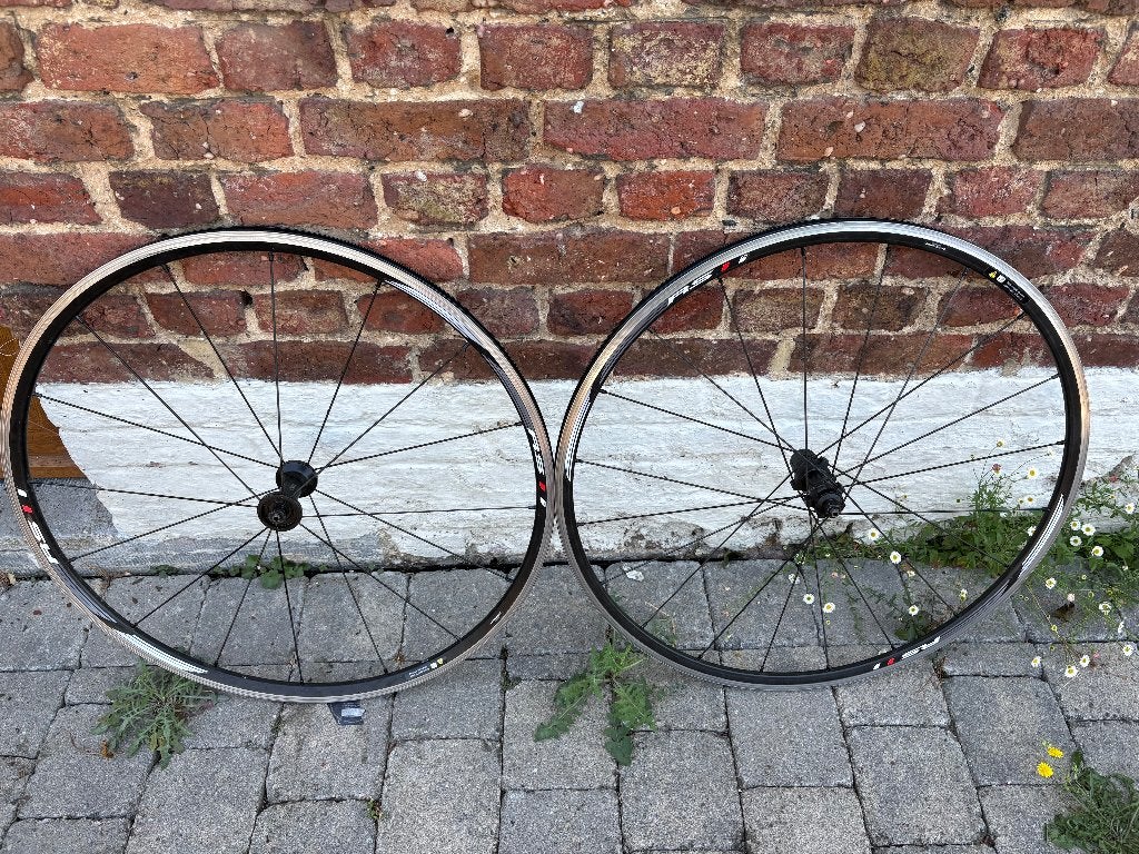 A VENDRE - Paire de jantes pour vélo route SHIMANO RS, Enlèvement, Utilisé, Aluminium, Shimano