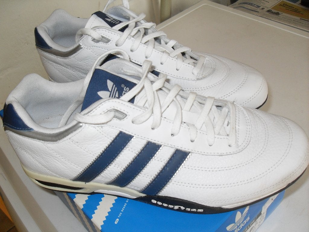 Vintage lage Adidas sneakers, Sport en Fitness, Ophalen