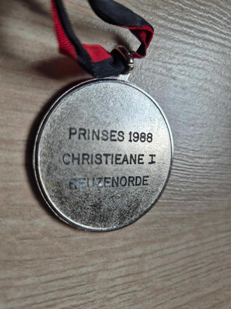 Carnaval medaille Prinses Christieane 1988, Enlèvement ou Envoi