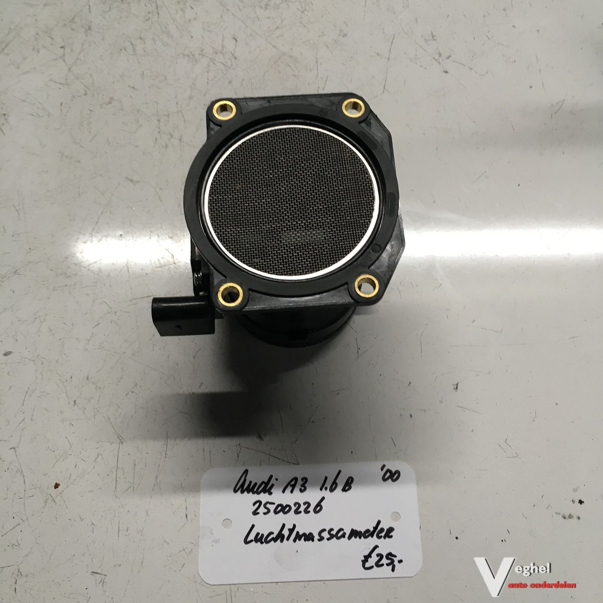 Audi A3 1.6 2000 2500226  Luchtmassameter  8ET 009  142-26, -, Utilisé, -, -