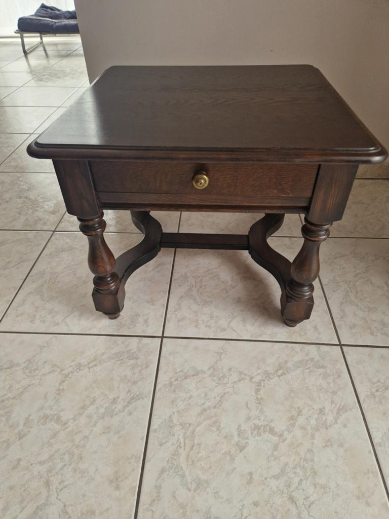 Table d'appoint en chêne., Enlèvement