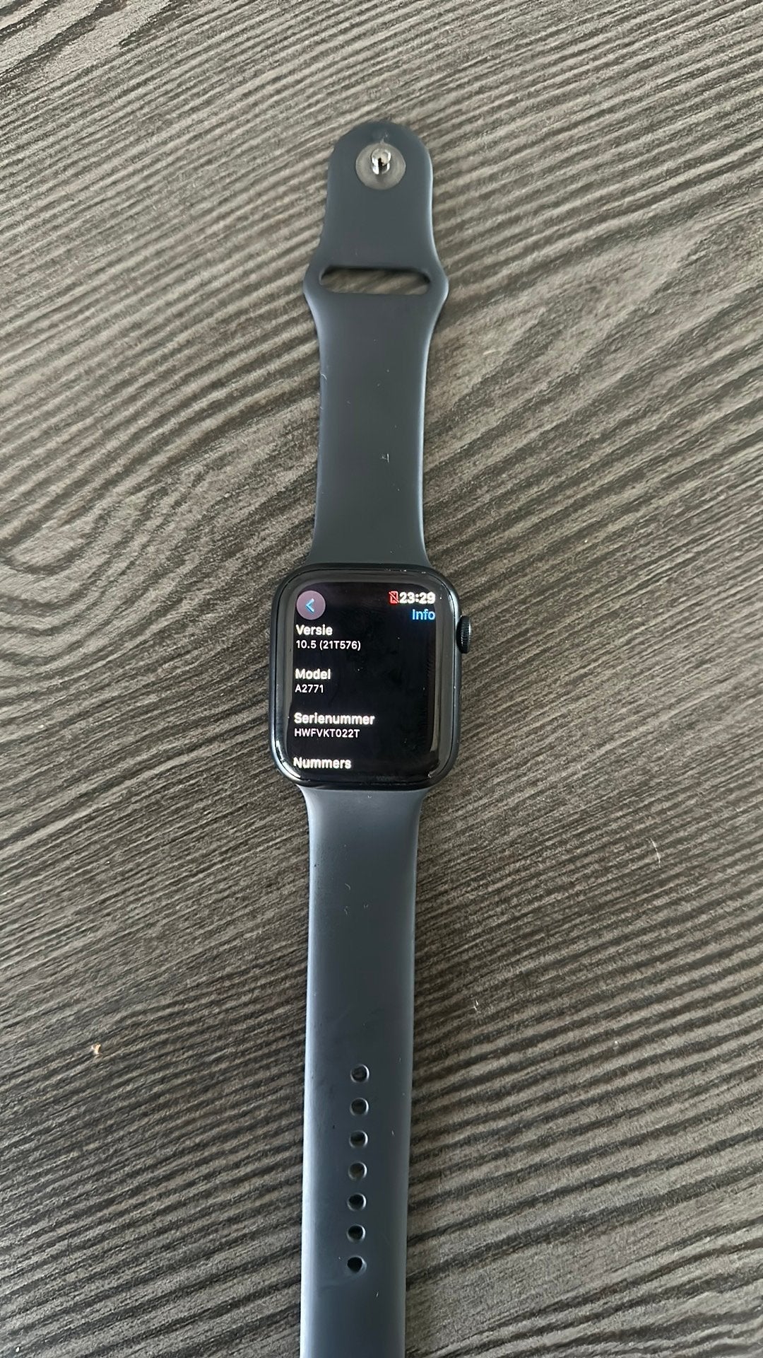 Apple watch serie 8         45 mm aluminum, Étanche, IOS, Enlèvement, Utilisé