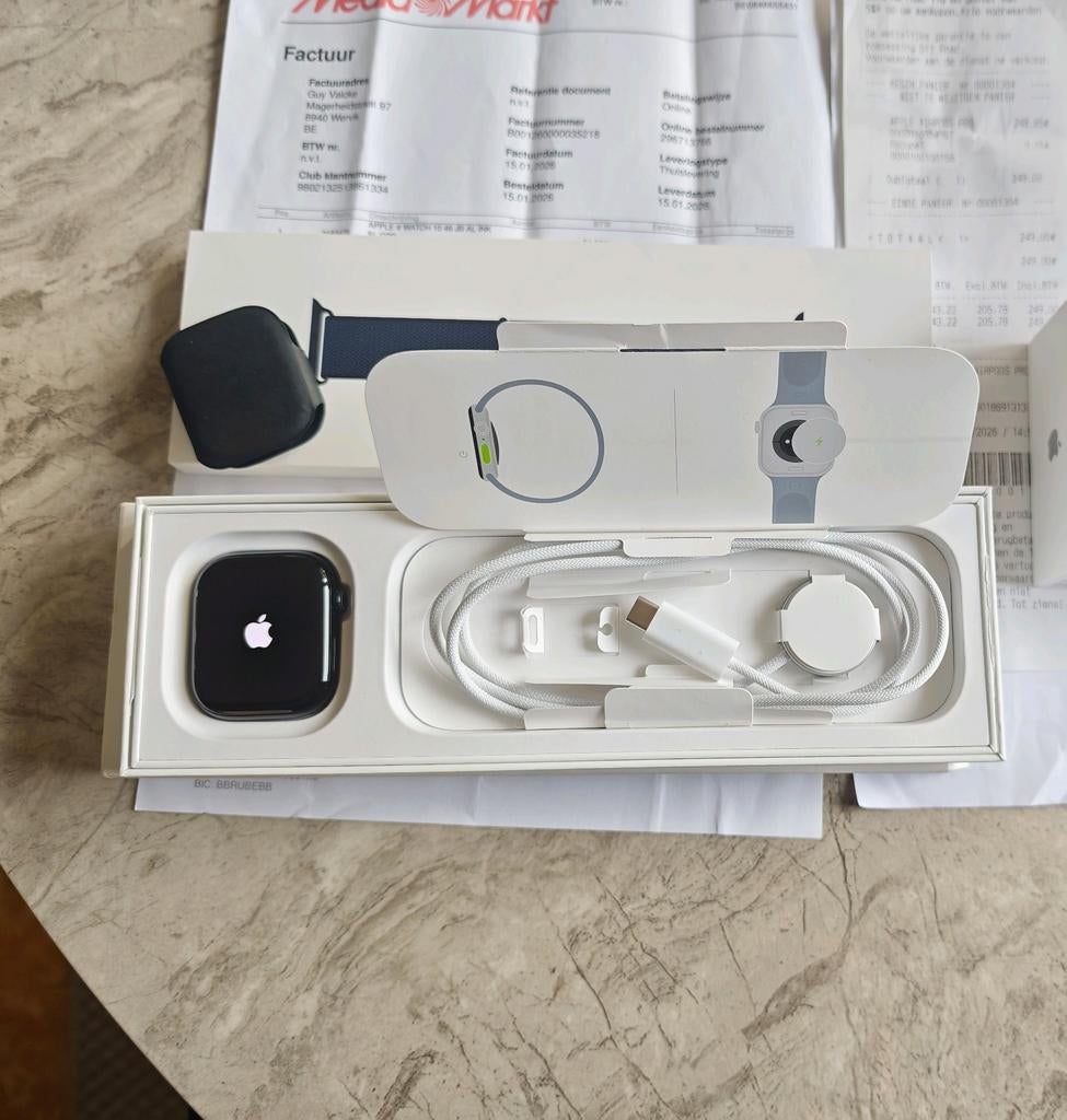 Apple watch 10 46mm gps splinternieuw, Handtassen en Accessoires, Smartwatches, Ophalen of Verzenden, GPS, Zwart