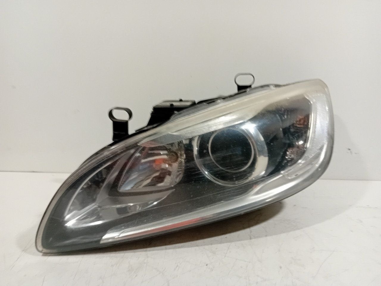 Koplamp links Volvo V60, Onderdelen@venauto.nl, Van der Ven Autorecycling B.V., Gebruikt, Ettenseweg 76, 4706 PB Roosendaal, The Netherlands
