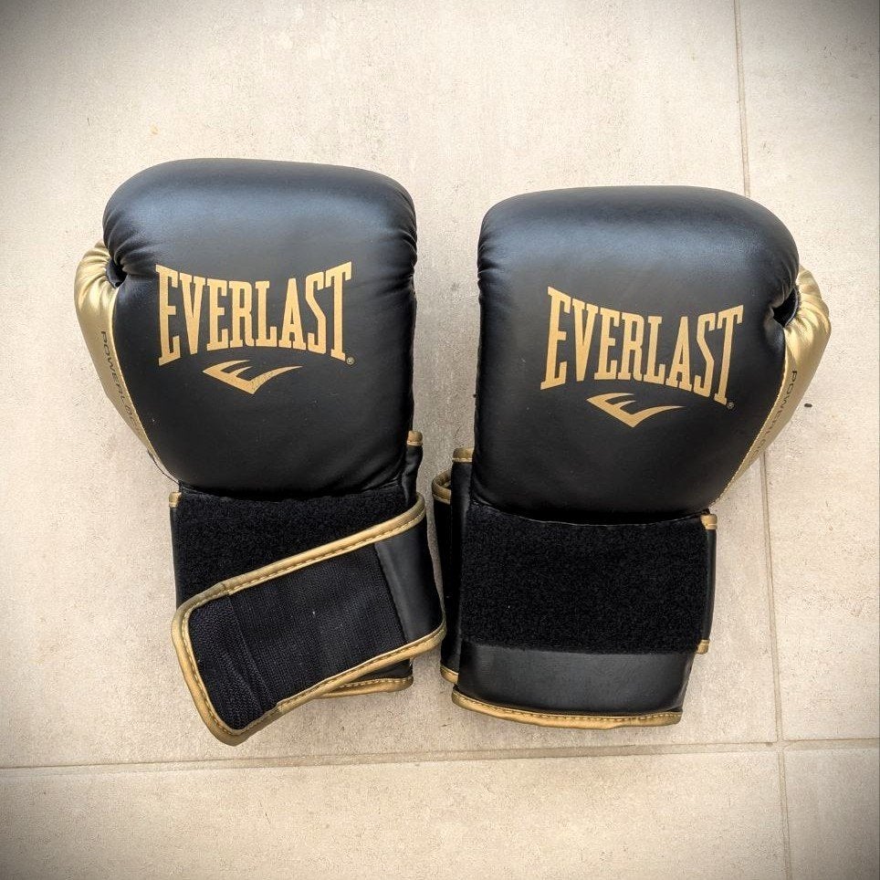 Boxing gloves EVERLAST Powerlock Black/Gold - 14 oz, Ophalen of Verzenden, Gebruikt, Bokshandschoenen