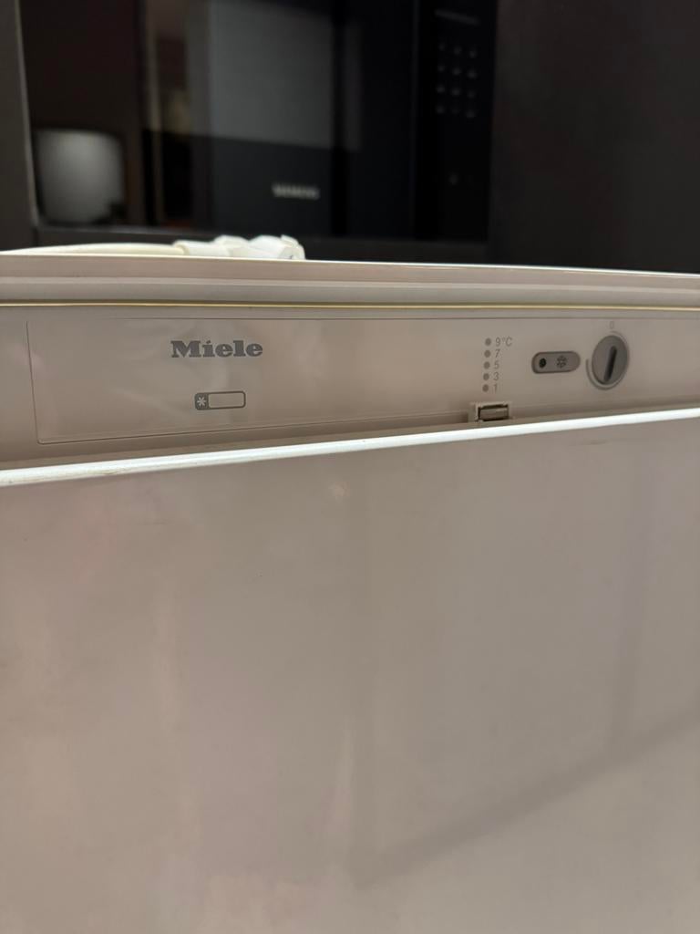 Miele inbouw ijskast, 85 à 120 cm, Sans bac à congélation, Enlèvement, Utilisé
