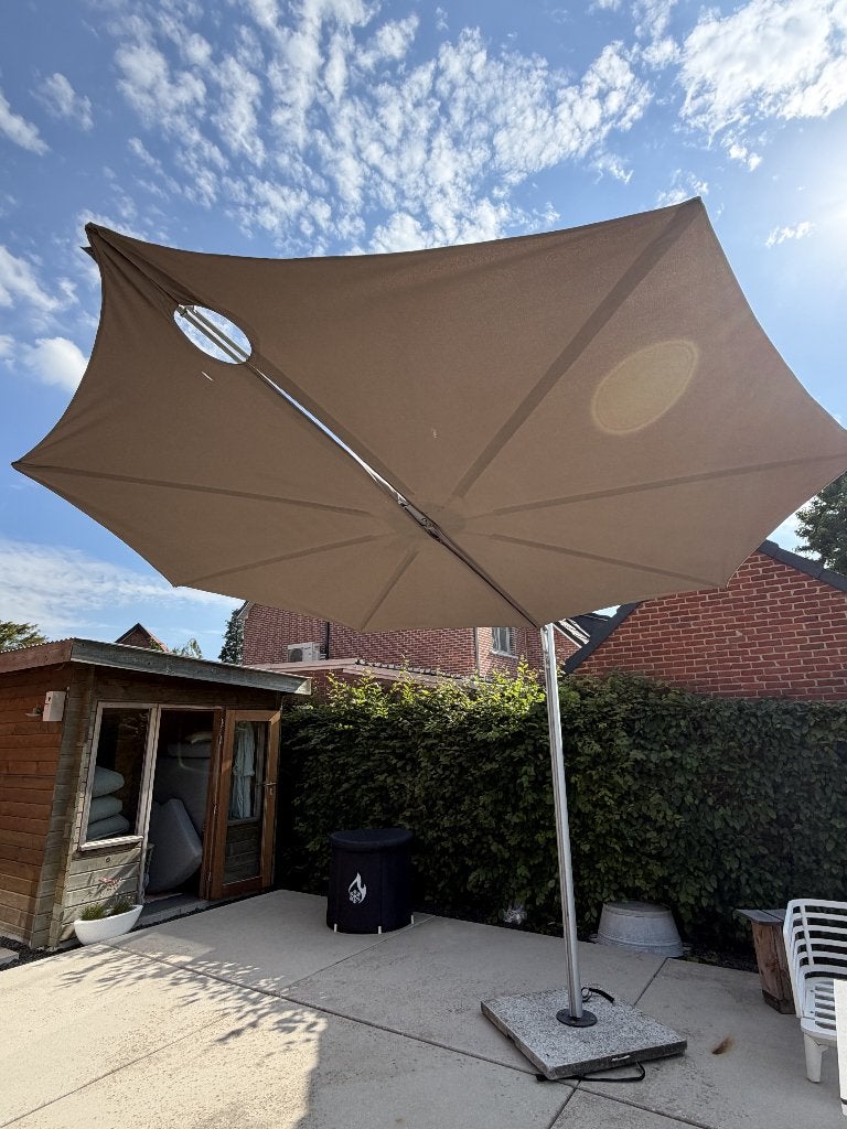 Umbrosa Versa zweefparasol, Tuin en Terras, Ophalen, Verstelbaar, Gebruikt, 2 tot 3 meter