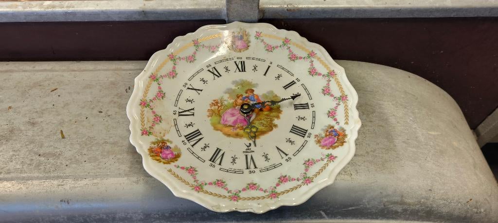 Horloge, Ophalen
