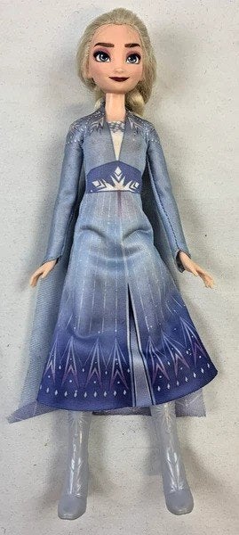 Disney Frozen 2 Elsa pop in blauwe jurk figuur Hasbro Barbie, Verzamelen, Disney, Zo goed als nieuw, Beeldje of Figuurtje, Overige figuren