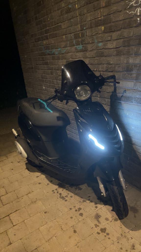 Zip 2takt 2003(A Klasse), Fietsen en Brommers, Scooters | Piaggio, Zo goed als nieuw, Zip, Klasse A (25 km/u), Tweetakt, Ophalen