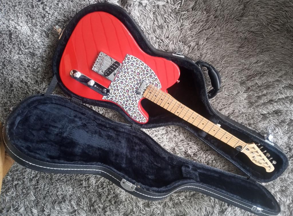 gitaarkoffer voor telecaster of stratocaster, Muziek en Instrumenten, Behuizingen en Koffers, Ophalen of Verzenden, Zo goed als nieuw