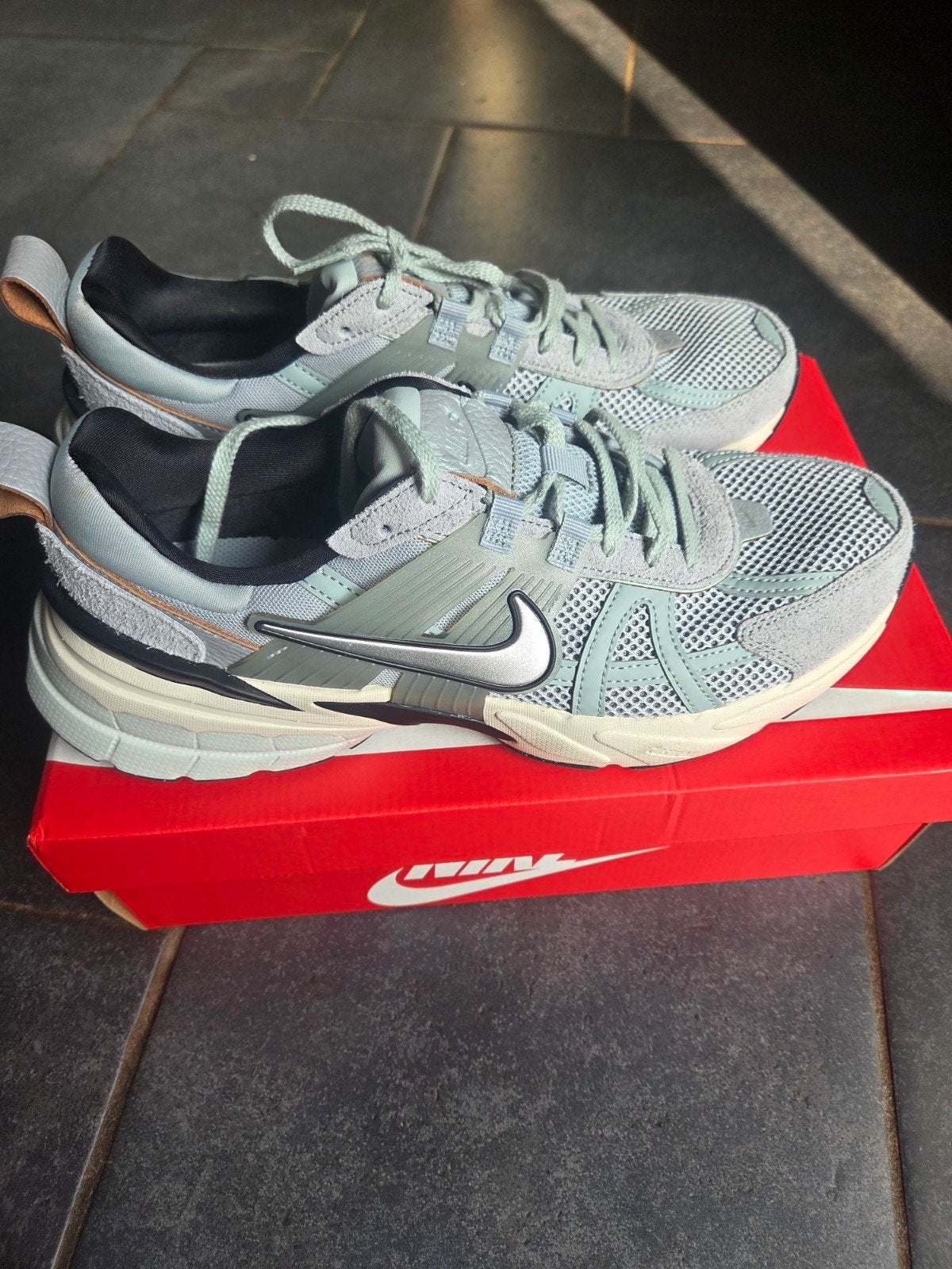 Nike v2k run, Sport en Fitness, Loopsport en Atletiek, Ophalen of Verzenden, Nike