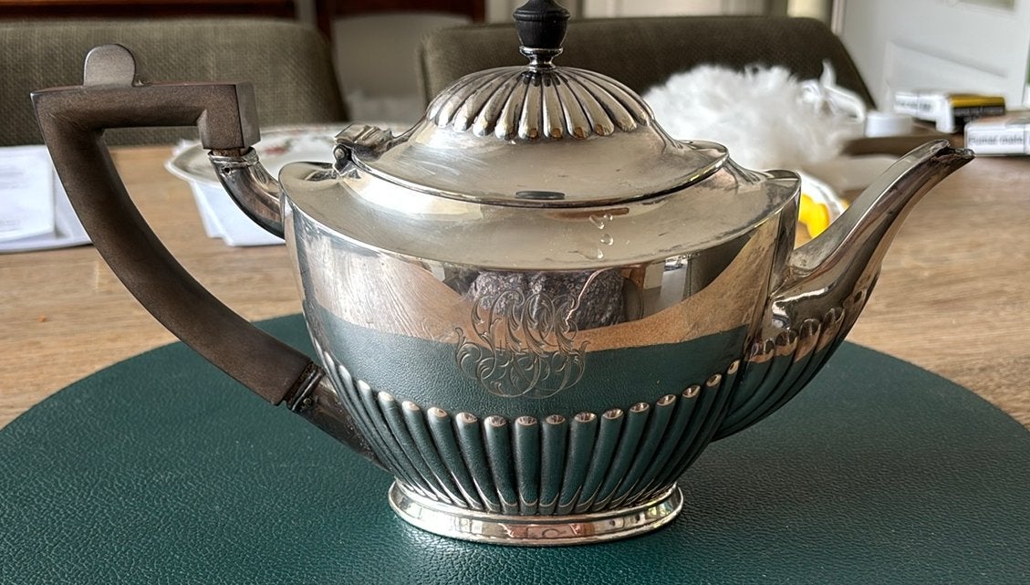 Antieke Tiffany & Co.Theepot (ca. 1887) – Queen Anne-stijl, Enlèvement