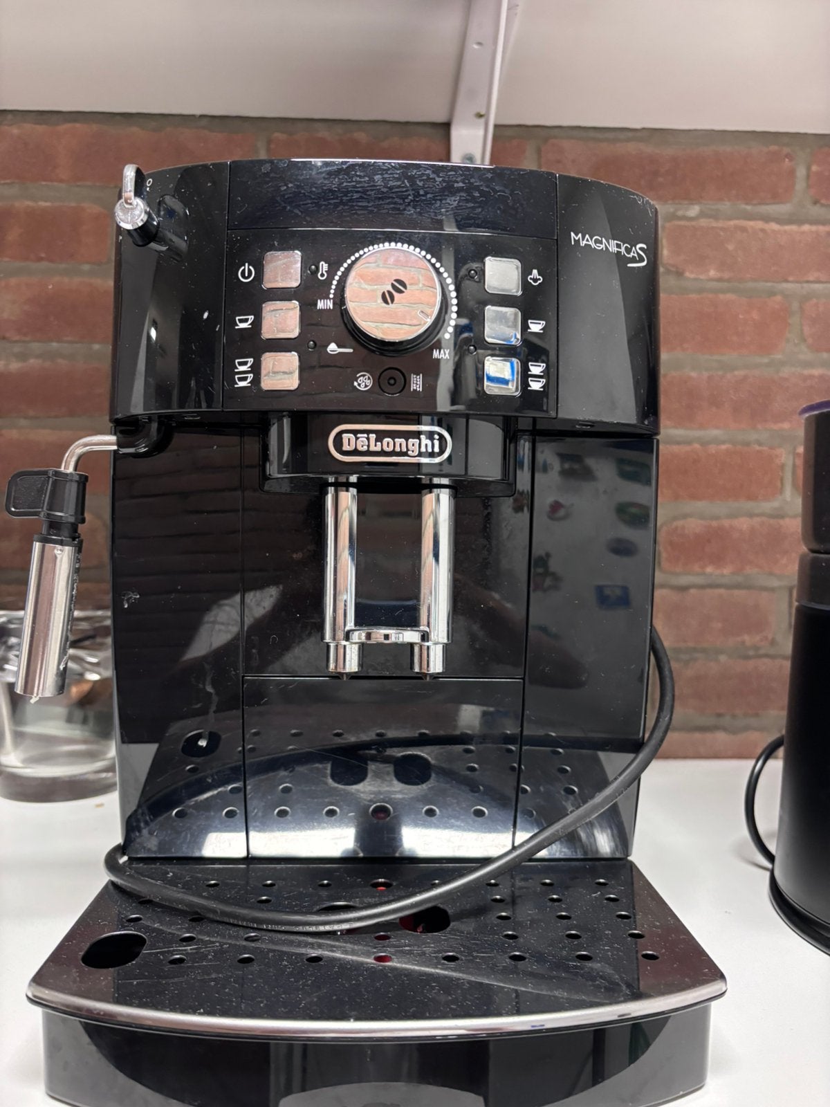 Delonghi Magnifica S, Enlèvement, Comme neuf, Machine à espresso, Café en grains