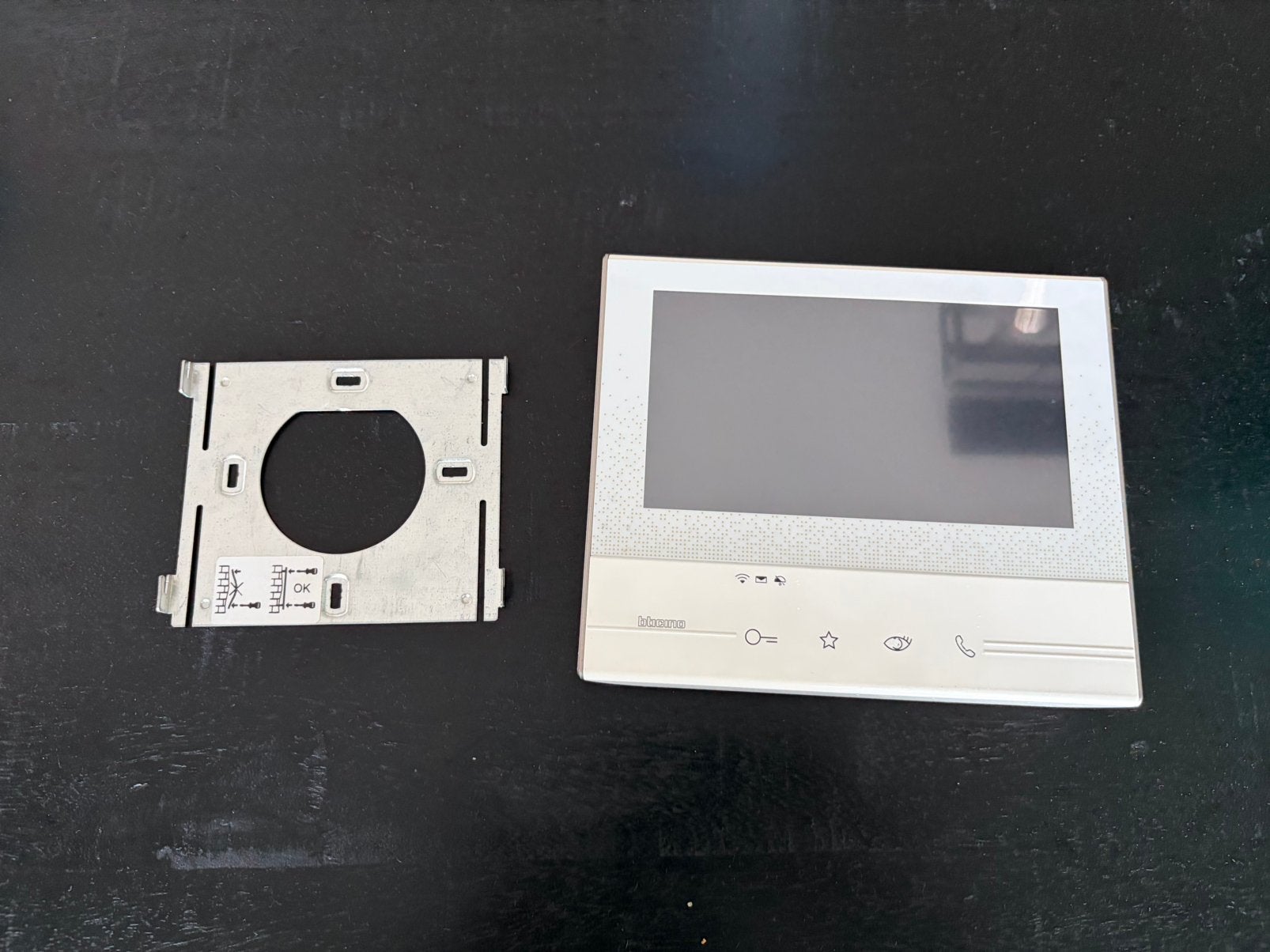Visiophone intérieur Bticino Classe 300X13E Wi-Fi (344642), Audio, Tv en Foto, Ophalen, Gebruikt, Touchscreen