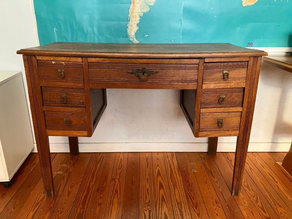 Beautiful vintage desk, Huis en Inrichting, Bureaus, Ophalen, Met lades, Gebruikt, 110 cm