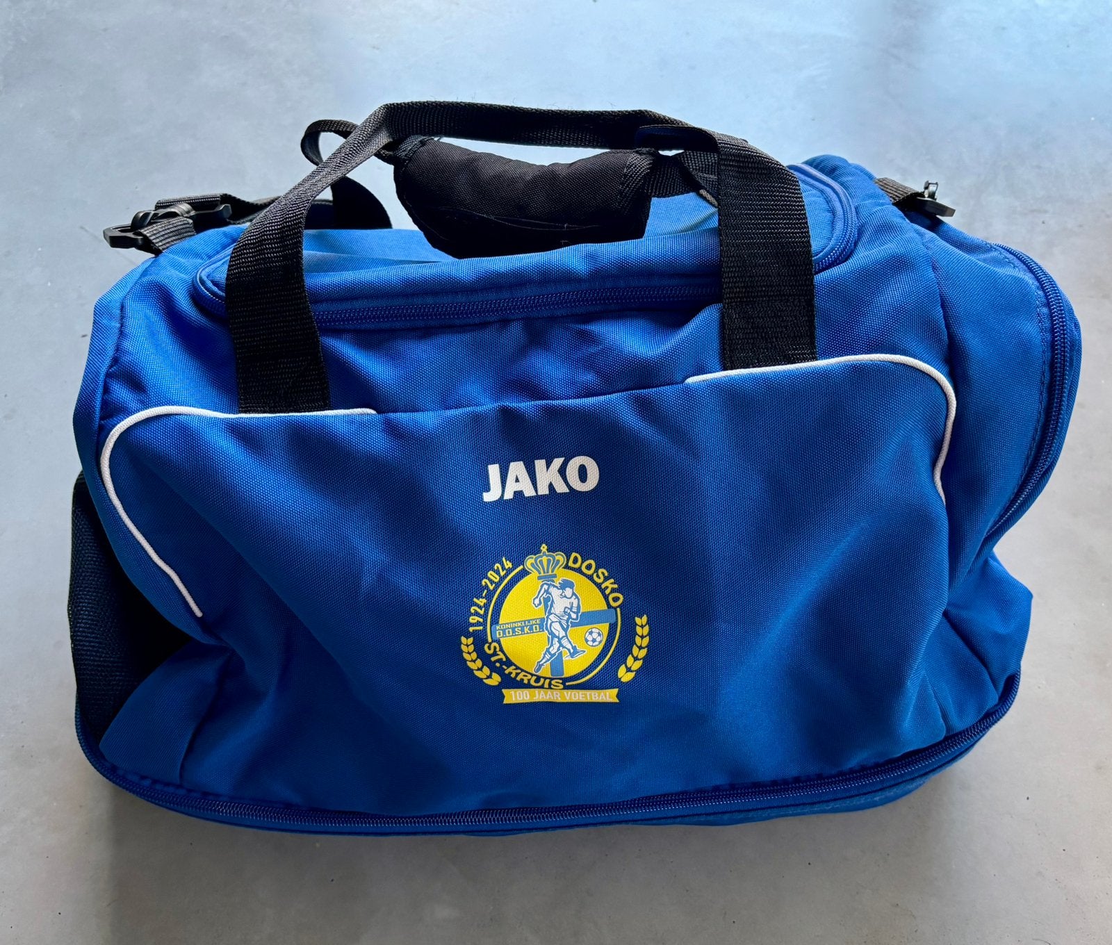 JAKO Dosko Sint-Kruis voetbaltas, Ophalen, Nieuw