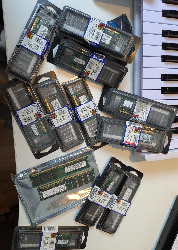 Collection de mémoires RAM vintage IBM Apacer Samsung Hynix, Enlèvement ou Envoi, Utilisé, Autres types, Laptop