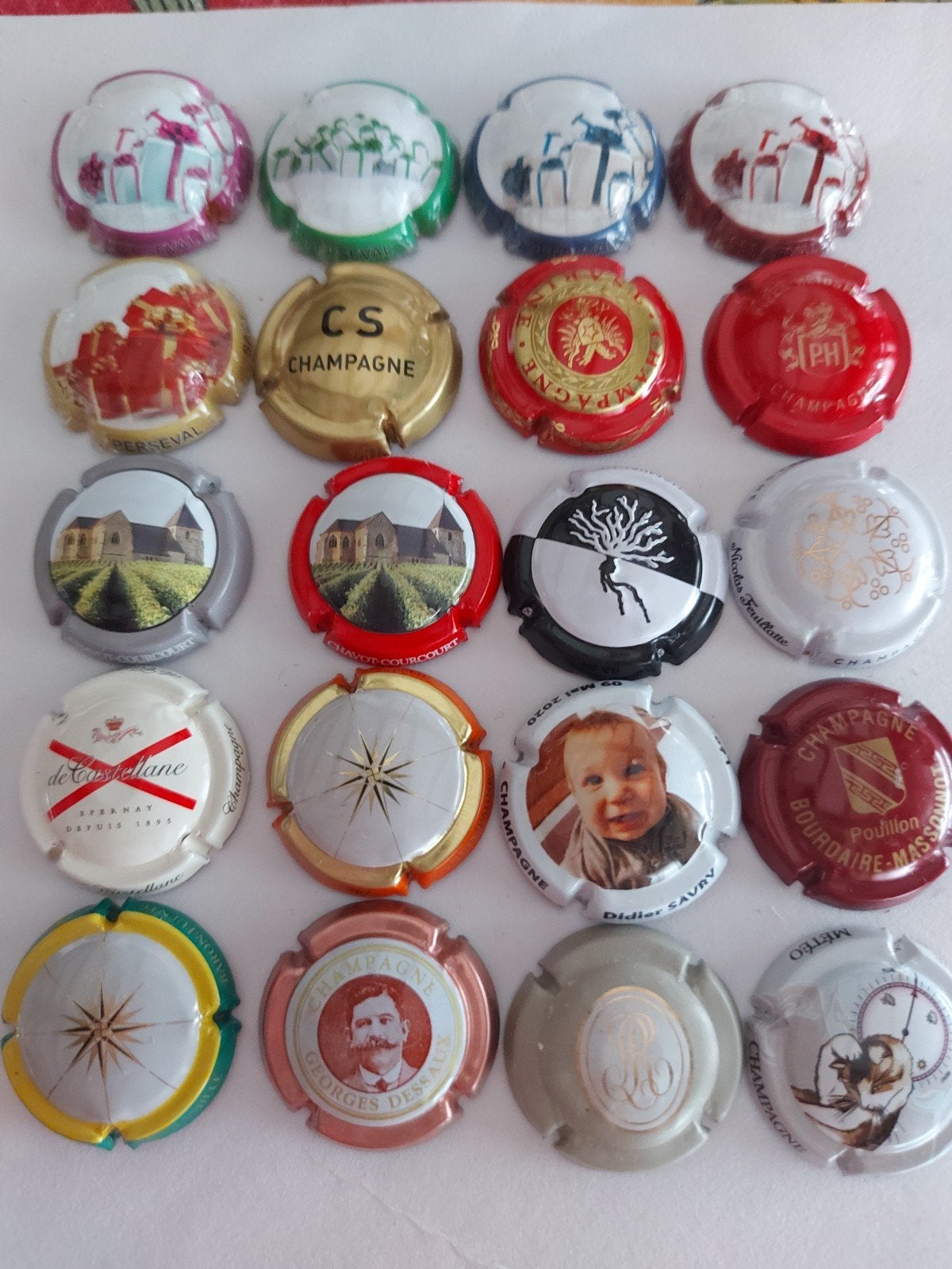 20 mooie champagne capsules in prima staat, Envoi